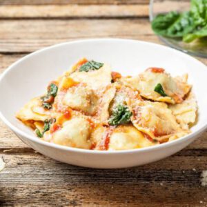 Raviolis rellenos de ricotta y espinacas